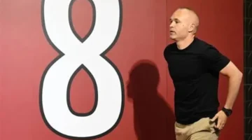 نجم برشلونة في الرباط.. هل يقود إنييستا مشروعاً جديداً لتطوير الكرة المغربية؟